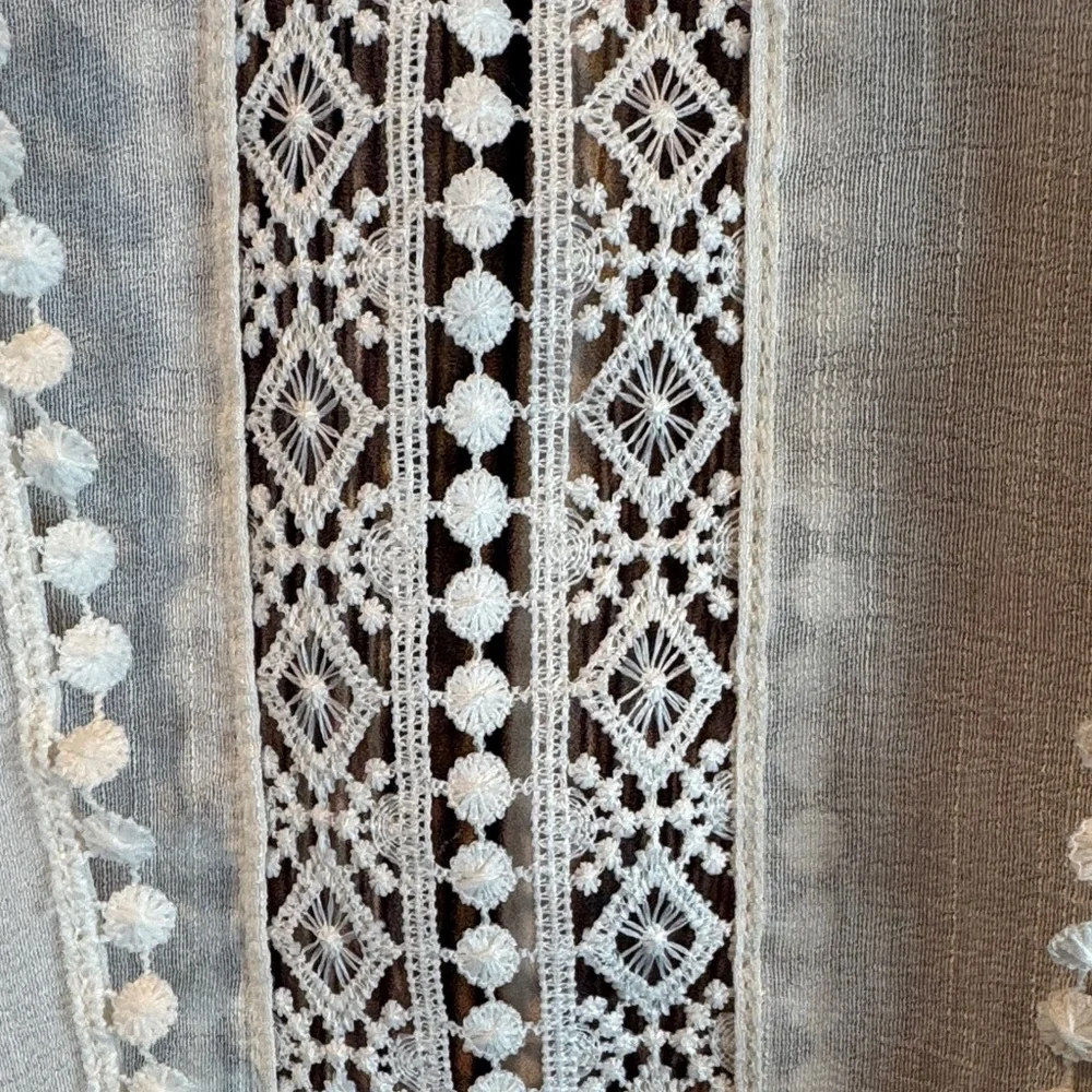 Steve Madden Cream Lace Kimono - Picture 3 of 15